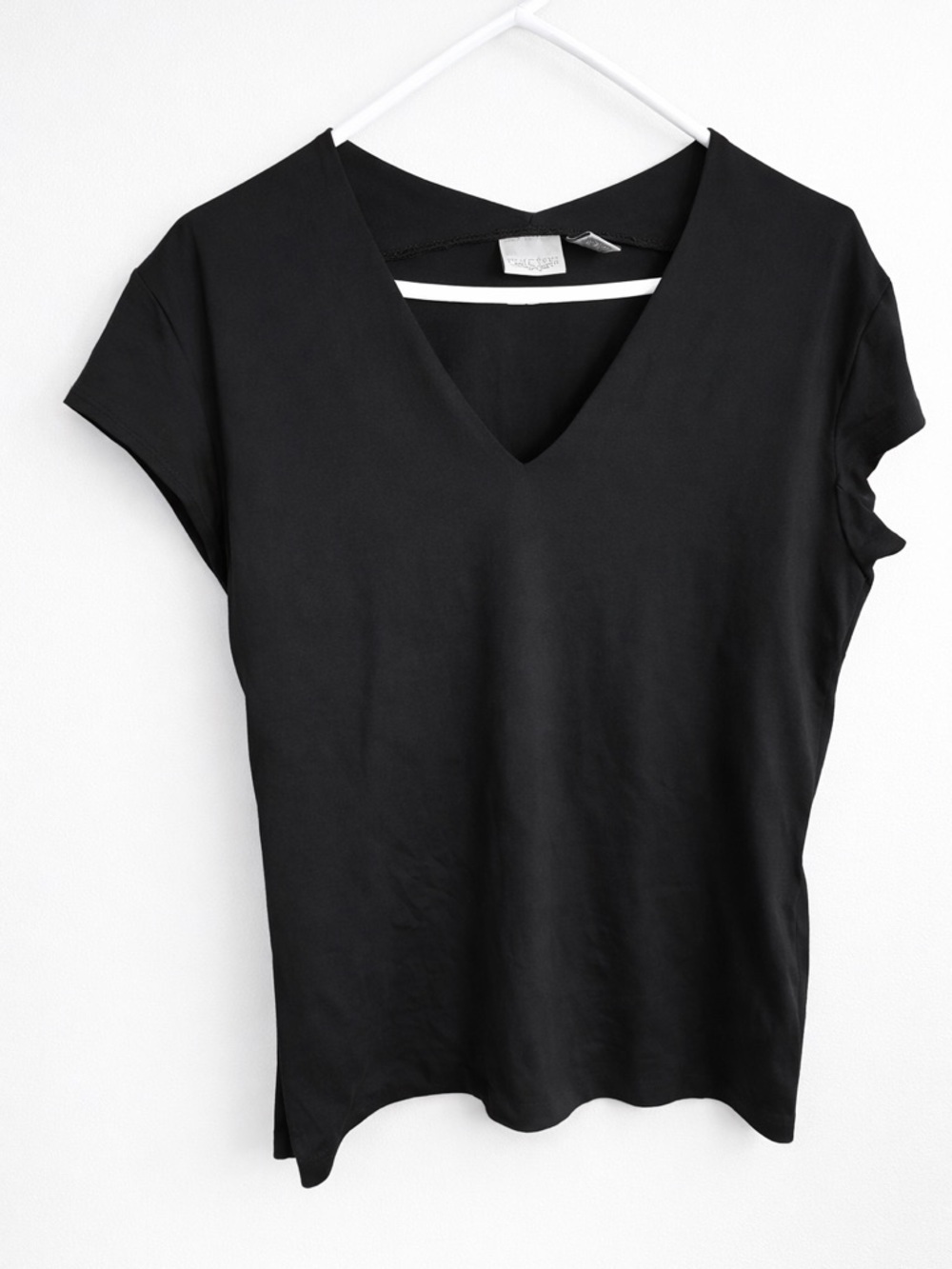 Chico’s Black V-Neck Short Sleeve Top Size 2 Soft Stretch Minimalist Work Casual